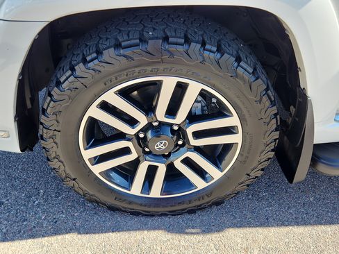 Used 2021 Toyota 4Runner Limited image 16