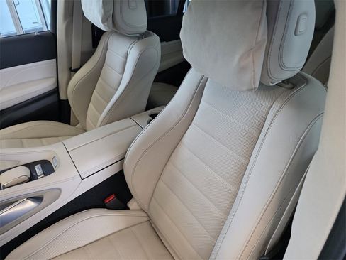 New 2026 Mercedes-Benz GLS 450 4MATIC image 8