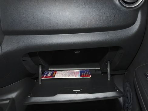 Used 2014 Nissan Versa S Plus image 10