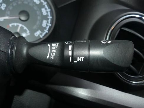 Used 2017 Toyota Tacoma TRD Off-Road w/ Tow Package image 31