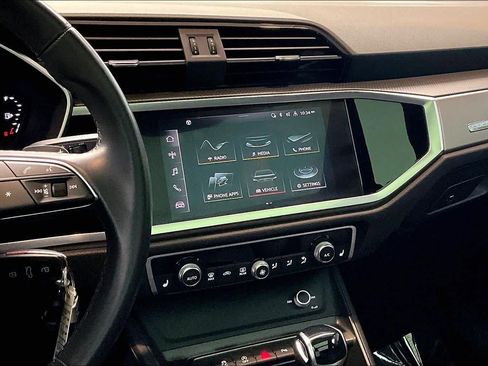 Used 2022 Audi Q3 2.0T Premium image 6