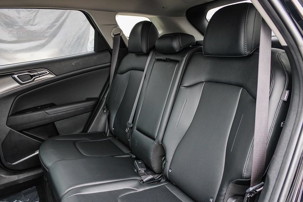 Used 2025 Kia Sportage EX FWD image 19