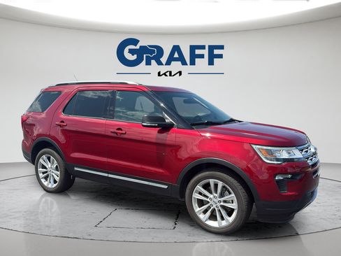 Used 2019 Ford Explorer XLT w/ Equipment Group 202A AWD/4WD image 12