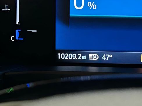 Used 2025 Ford Escape SE image 24