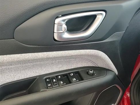 New 2025 Jeep Compass Latitude w/ Sun & Sound Group image 7