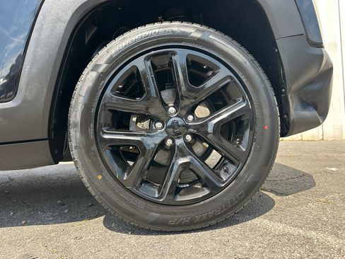 Used 2017 Jeep Renegade Altitude FWD image 20