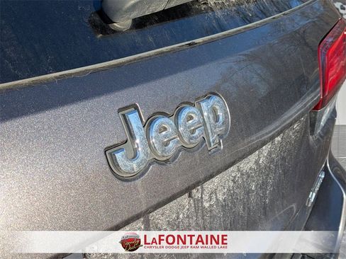 Certified 2021 Jeep Grand Cherokee Laredo X image 9