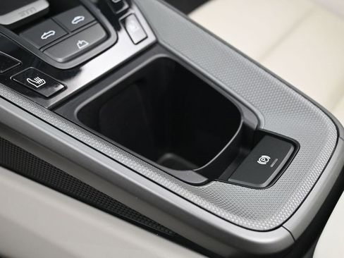 Used 2024 Porsche 911 Carrera image 23