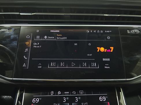 Used 2022 Audi Q8 Premium Plus w/ Premium Plus Package image 23