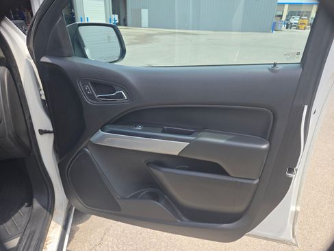 Used 2018 Chevrolet Colorado LT AWD/4WD image 25