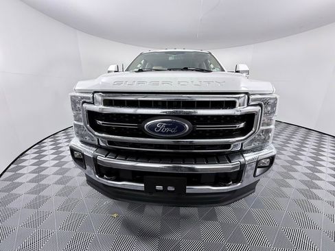 Used 2020 Ford F250 Lariat w/ Lariat Value Package image 3