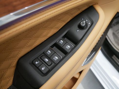 New 2025 Jeep Grand Cherokee Summit image 6