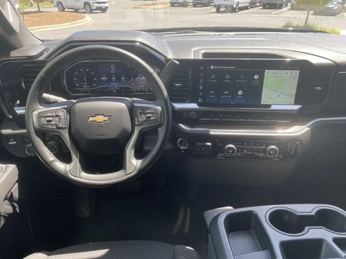 Used 2025 Chevrolet Silverado 1500 LT AWD/4WD image 14