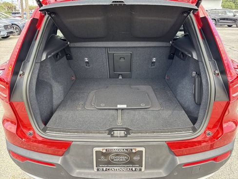 Certified 2023 Volvo XC40 B5 Plus w/ Driver Assist Package AWD/4WD image 29