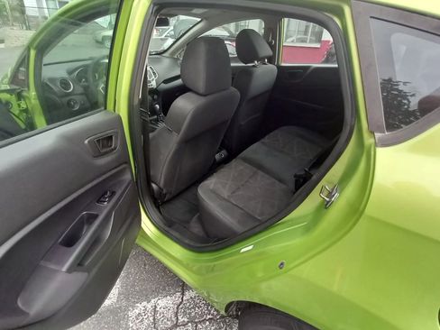 Used 2013 Ford Fiesta SE image 16