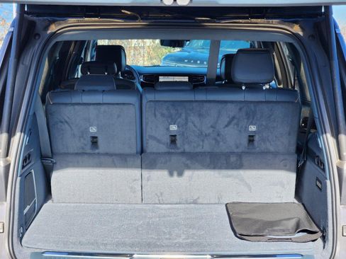 New 2024 Jeep Grand Wagoneer Series III w/ HD Trailer Tow Package image 18