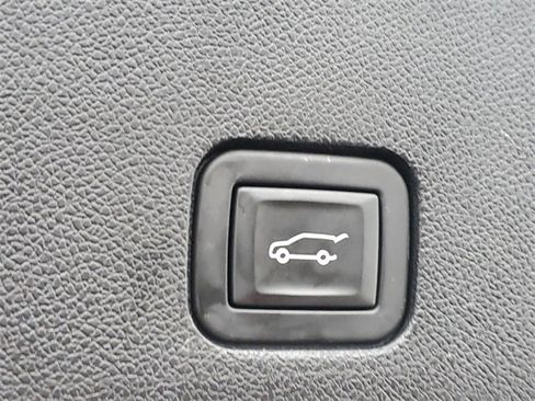 Certified 2023 Cadillac XT6 Luxury image 10