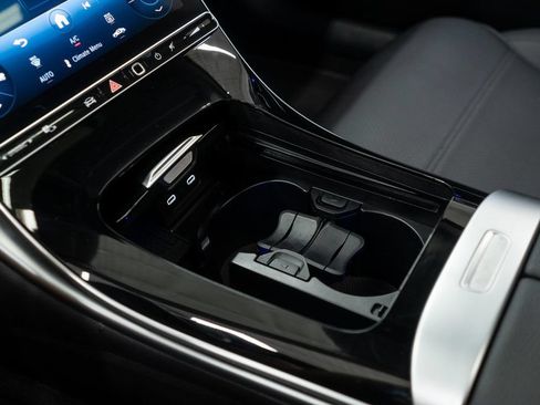 Used 2025 Mercedes-Benz C 300 4MATIC Sedan image 18
