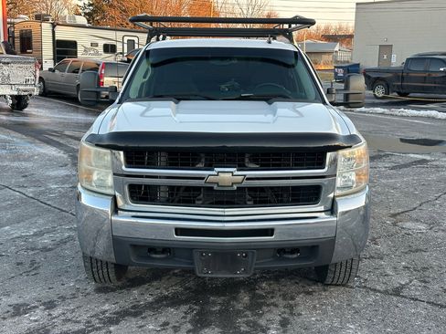 Used 2009 Chevrolet Silverado 2500 LT w/ Suspension Package, Off-Road image 2