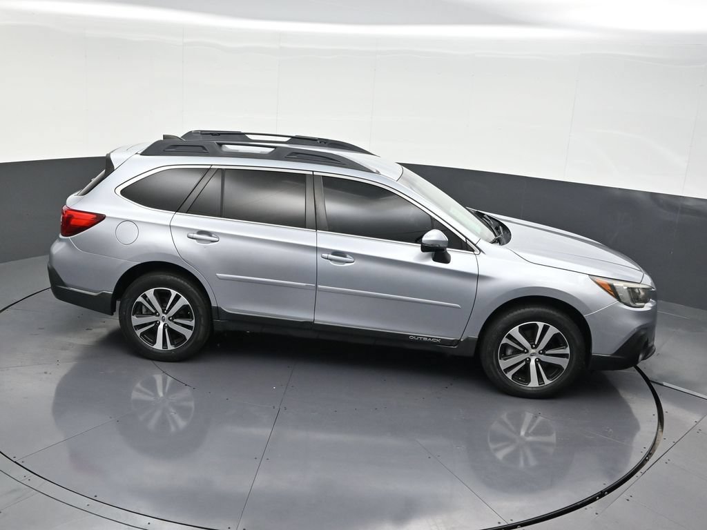 Used 2019 Subaru Outback 3.6R Limited AWD/4WD image 25