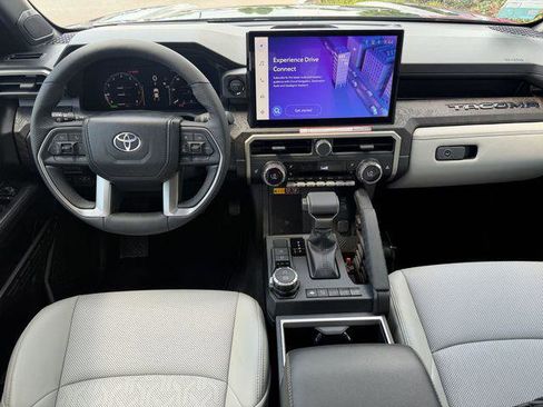 Certified 2025 Toyota Tacoma Limited AWD/4WD image 9
