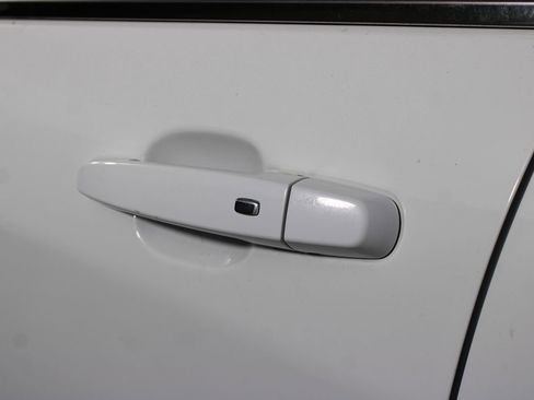 Used 2022 Chevrolet Equinox LT image 11