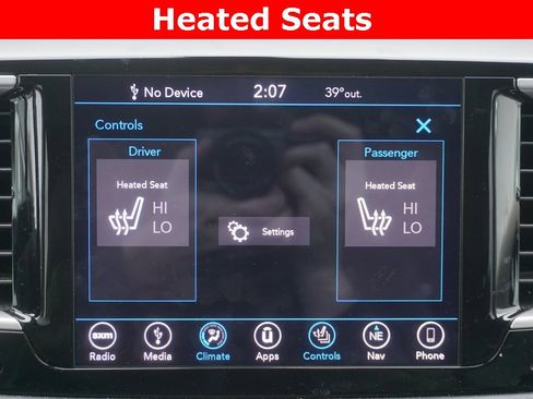 Used 2018 Chrysler Pacifica Touring-L w/ Tire & Wheel Group image 7