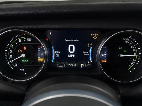 Used 2022 Jeep Wrangler Unlimited Sahara w/ Cold Weather Group AWD/4WD image 12