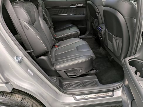 Used 2024 Hyundai Palisade Calligraphy image 25