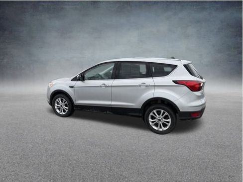 Used 2019 Ford Escape SE image 9