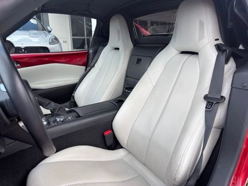 Used 2021 MAZDA MX-5 Miata RF Grand Touring w/ Appearance Package RWD image 6