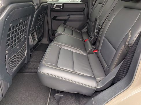 New 2025 Ford Bronco Badlands image 6