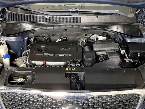 Used 2017 Kia Sorento LX w/ LX Convenience Package image 13