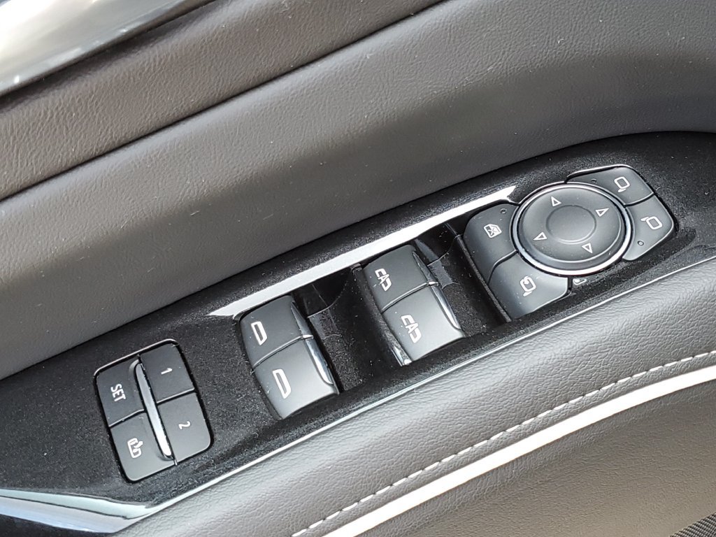 Used 2023 Cadillac Escalade Premium Luxury w/ Performance Package AWD/4WD image 30