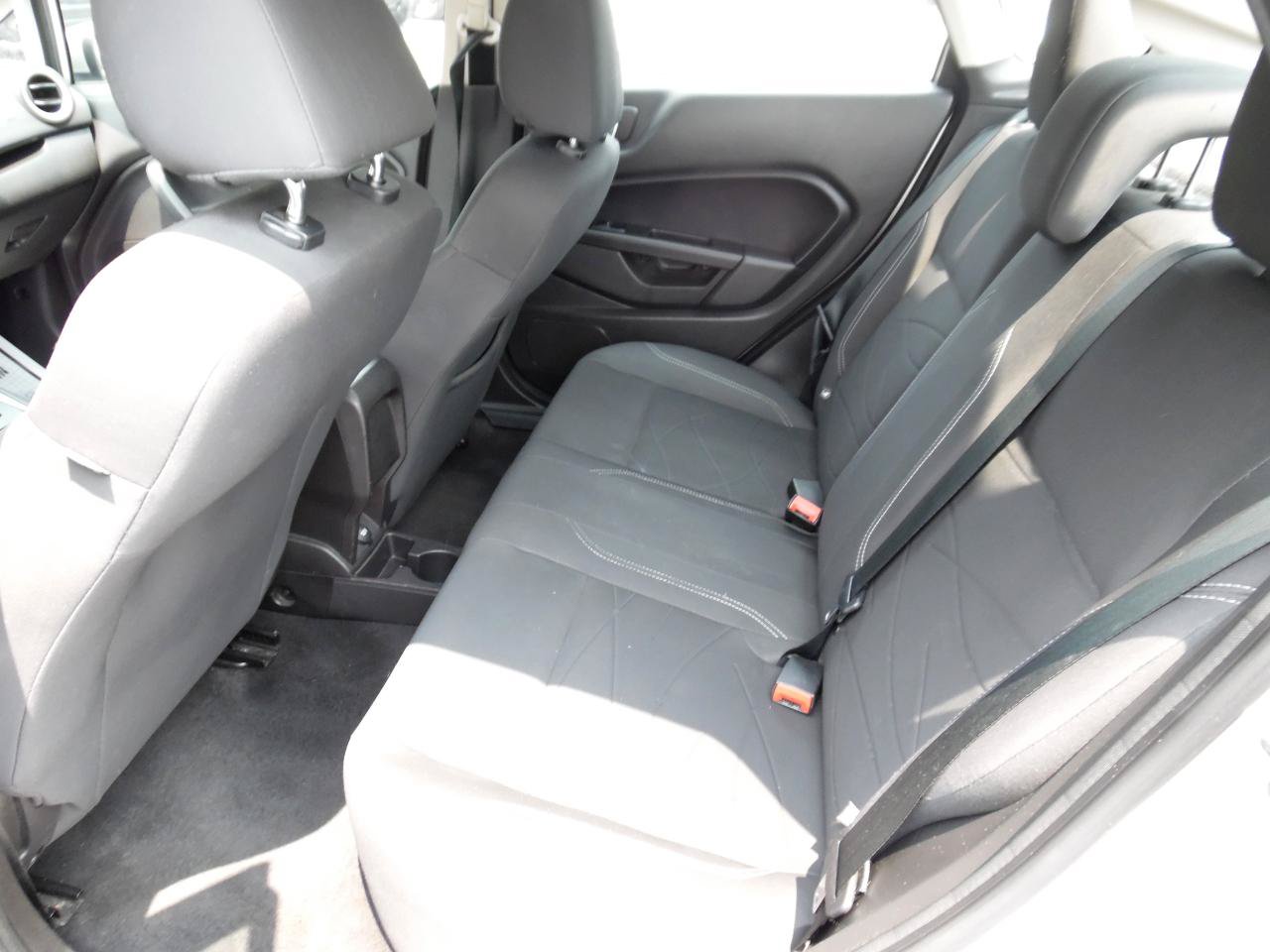 Used 2014 Ford Fiesta SE FWD image 18