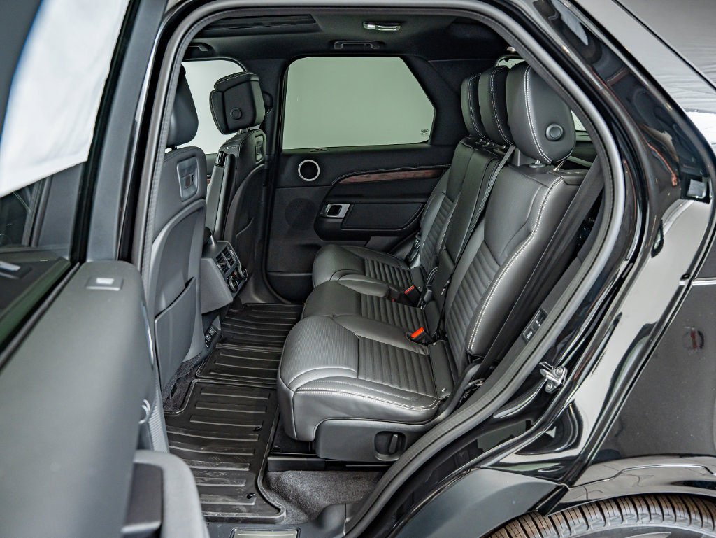 New 2026 Land Rover Discovery Dynamic SE AWD/4WD image 32