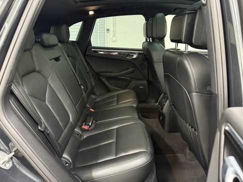Used 2018 Porsche Macan S image 36