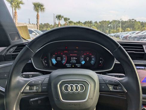 Certified 2023 Audi Q3 2.0T Premium w/ Convenience Package AWD/4WD image 36