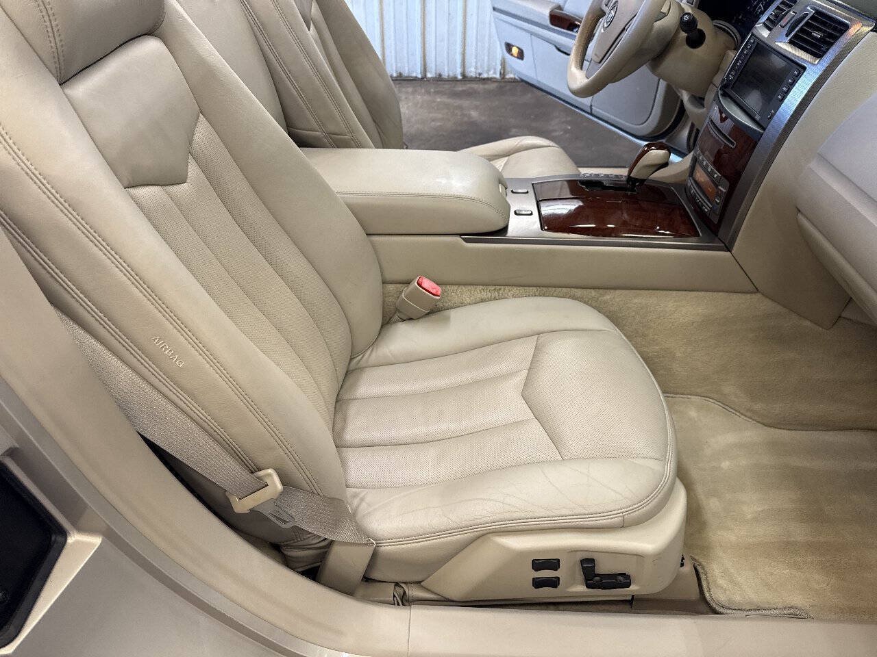 Used 2006 Cadillac XLR RWD image 28