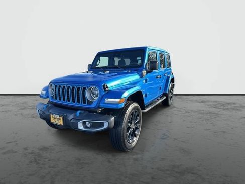 Used 2024 Jeep Wrangler Unlimited Sahara w/ Technology Group image 3