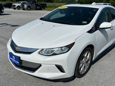 Used 2016 Chevrolet Volt Premier w/ Driver Confidence Package FWD image 7