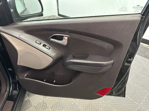 Used 2013 Hyundai Tucson GL FWD image 14