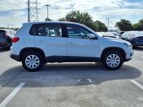 Used 2017 Volkswagen Tiguan S FWD image 25