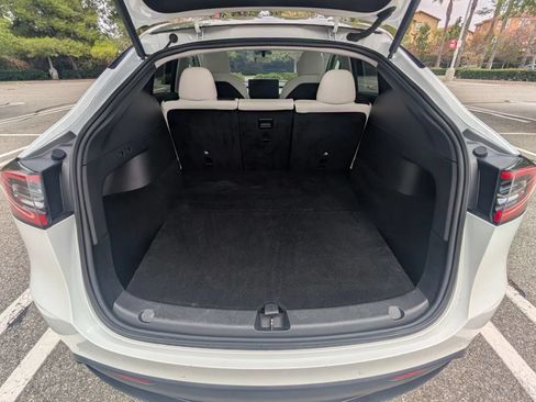 Used 2021 Tesla Model Y 2WD image 11