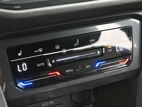 Used 2022 Volkswagen Tiguan SE R-Line image 27