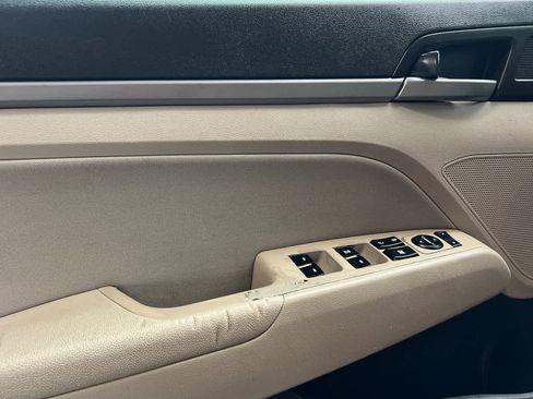 Used 2018 Hyundai Elantra SEL image 12