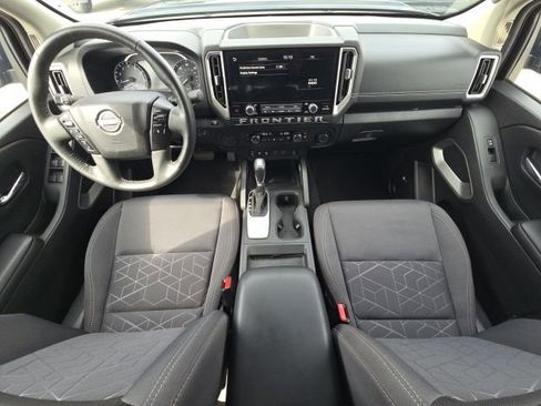Used 2025 Nissan Frontier SV w/ SV Convenience Package RWD image 33
