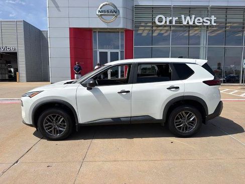 Certified 2023 Nissan Rogue S AWD/4WD image 2