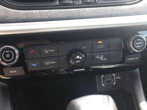 Used 2024 Jeep Compass Latitude AWD/4WD image 24