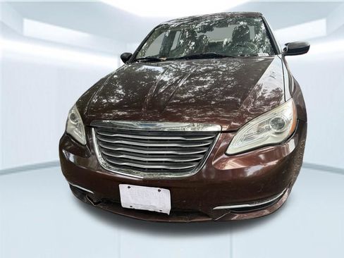 Used 2013 Chrysler 200 Touring FWD image 7